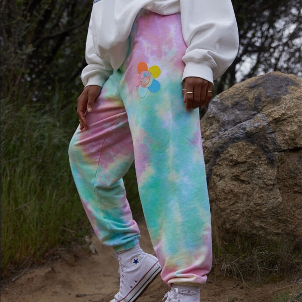 NWT Pacsun LA Flower Power Smiley Sweatpants